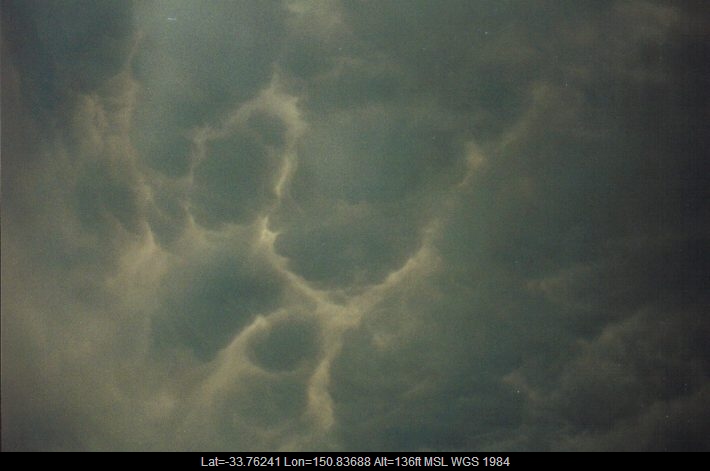 19990312mb04_mammatus_cloud_rooty_hill_nsw