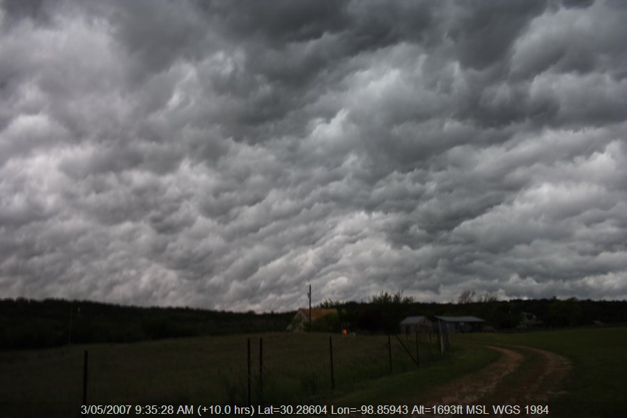 20070502jd12_shelf_cloud_w_of_fredericksburg_texas_usa