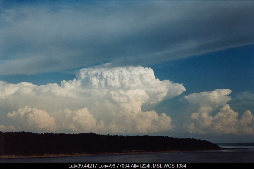 20040524jd18_altostratus_cloud_near_randolph_kansas_usa