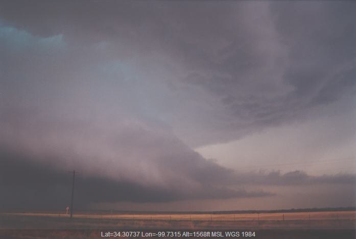 20020524jd12_thunderstorm_inflow_band_near_quanah_texas_usa