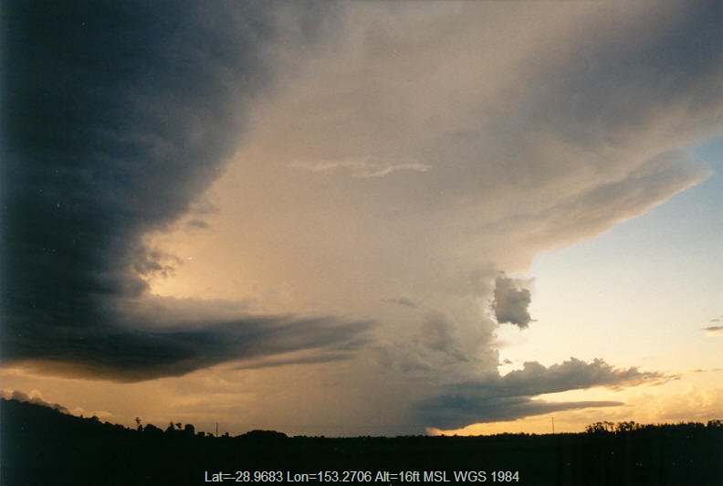 20030322mb15_thunderstorm_inflow_band_coraki_nsw