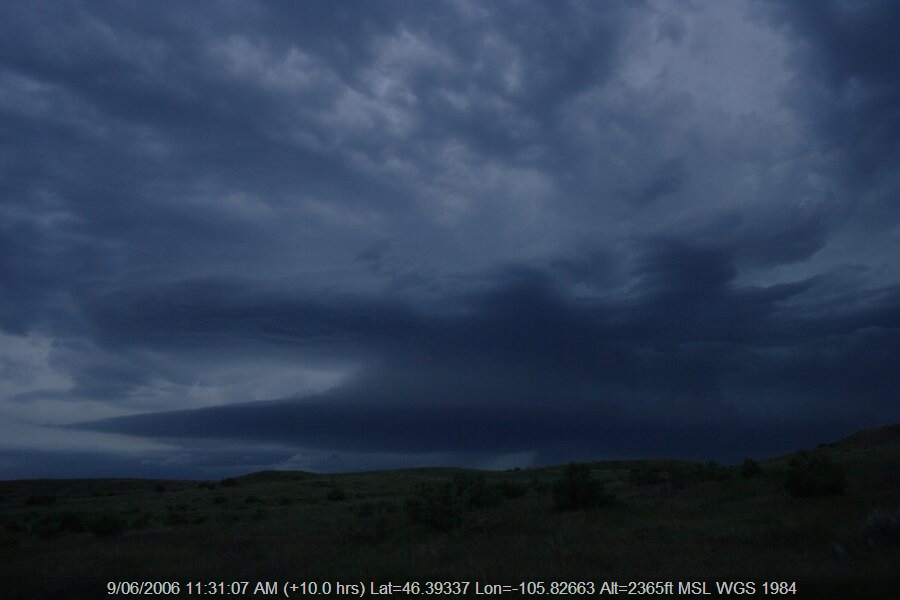 20060608jd76_thunderstorm_inflow_band_sw_of_miles_city_montana_usa