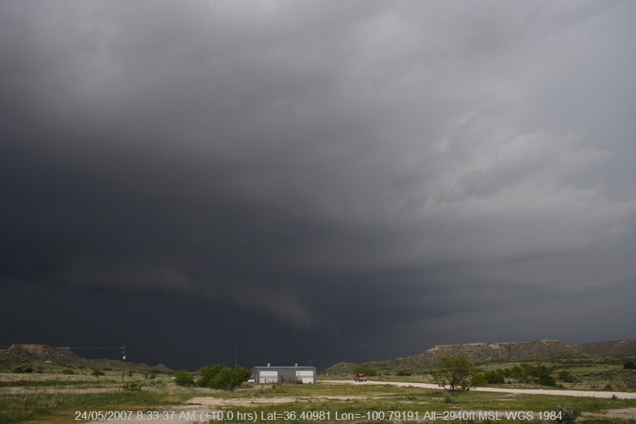 20070523jd18_thunderstorm_inflow_band_se_of_perryton_texas_usa