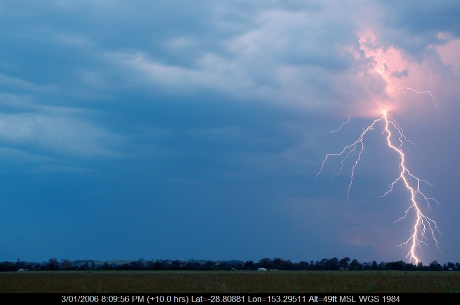 20060103mb29_lightning_bolts_s_of_lismore_nsw