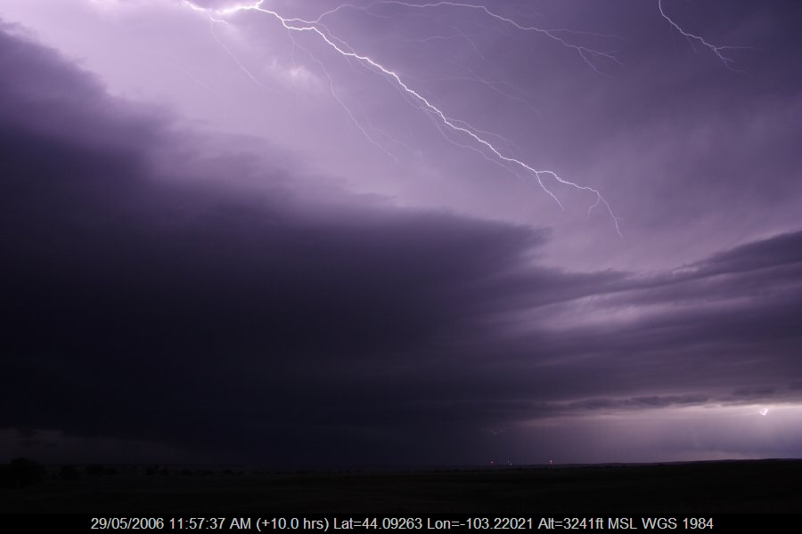 20060528jd39_lightning_bolts_near_rapid_city_south_dakota_usa