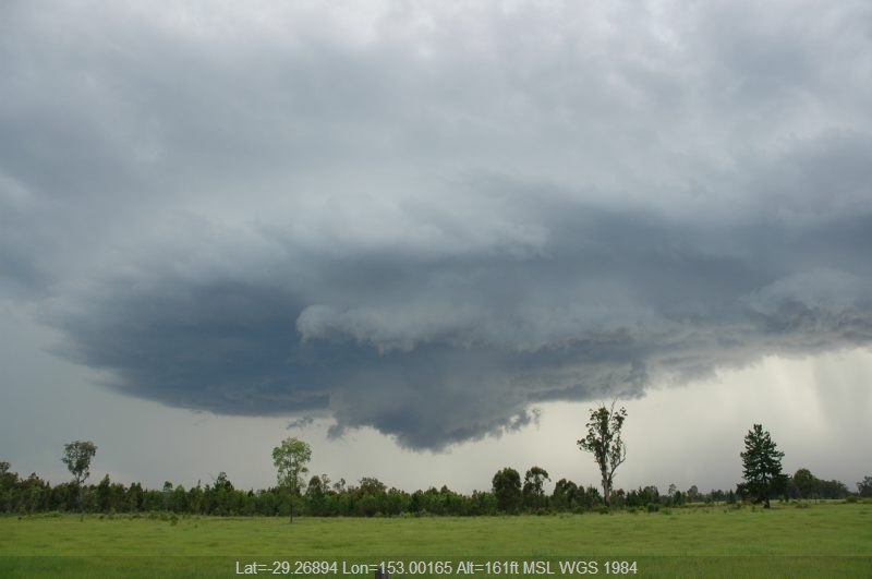 20041219mb31_thunderstorm_base_near_whiporie_nsw
