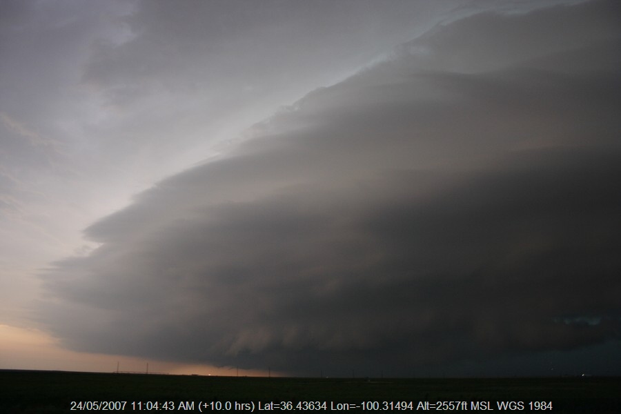 20070523jd73_thunderstorm_base_s_of_darrouzett_texas_usa