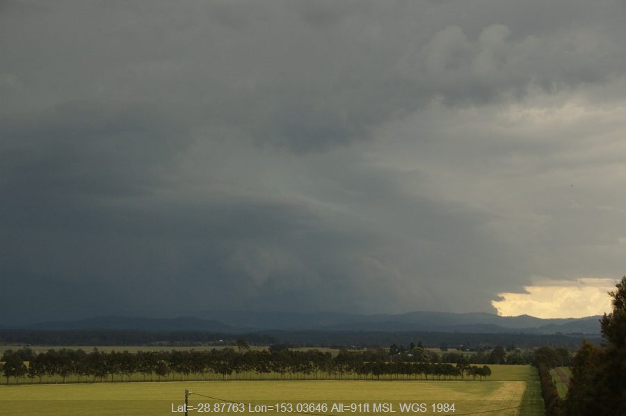 20080921mb33_thunderstorm_base_n_of_casino_nsw
