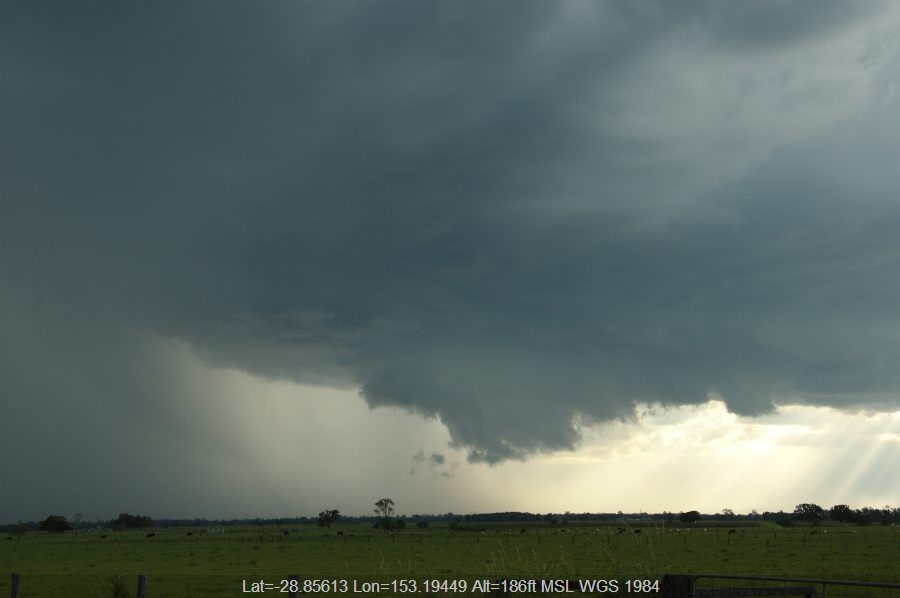 20081210mb32_thunderstorm_base_mckees_hill_nsw