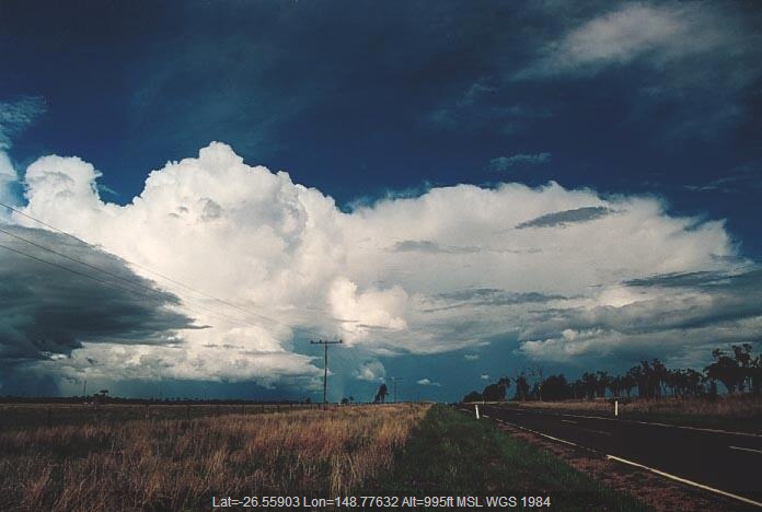 20001120jd08_supercell_thunderstorm_e_of_roma_qld