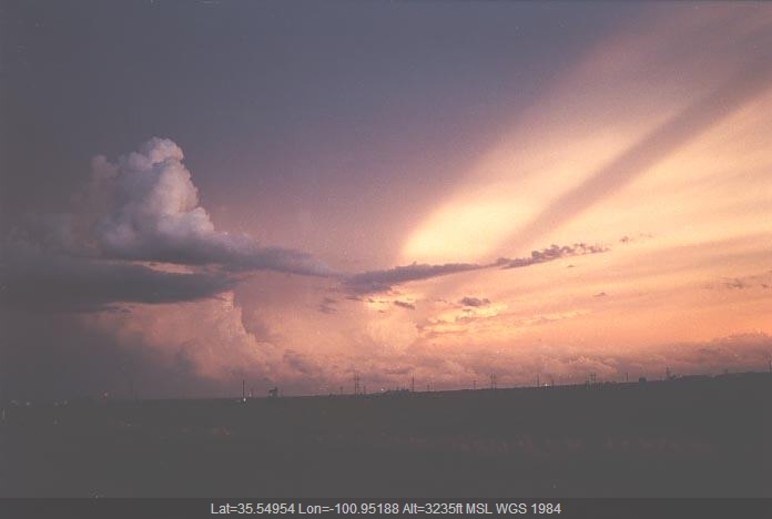 20010529jd20_supercell_thunderstorm_w_of_pampa_texas_usa