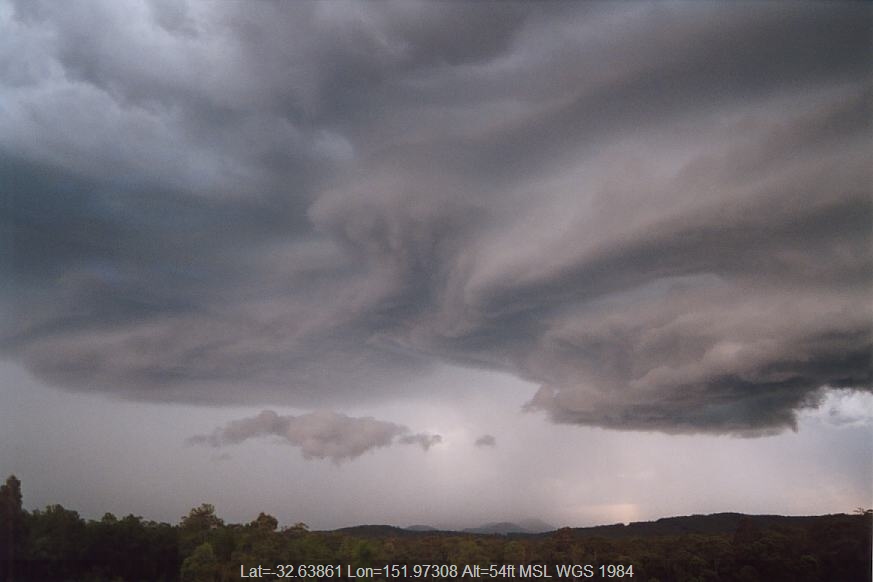 20030320jd09_supercell_thunderstorm_n_of_karuah_nsw