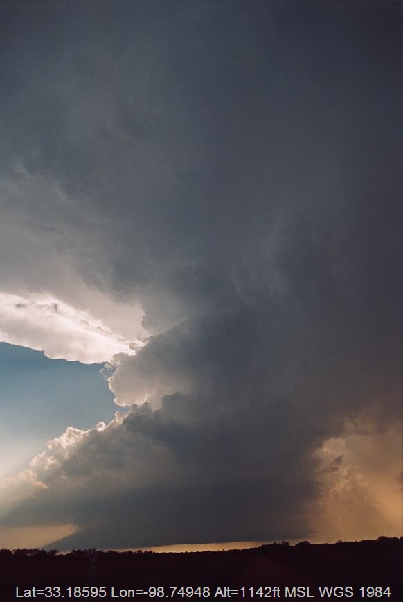20030612jd22_supercell_thunderstorm_near_newcastle_texas_usa