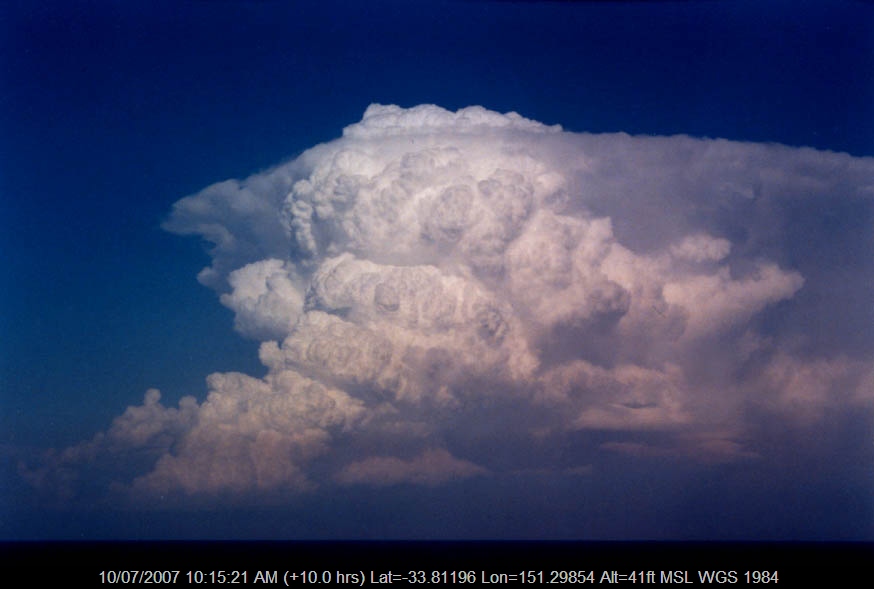 20040130jd11_supercell_thunderstorm_near_manly_nsw_0