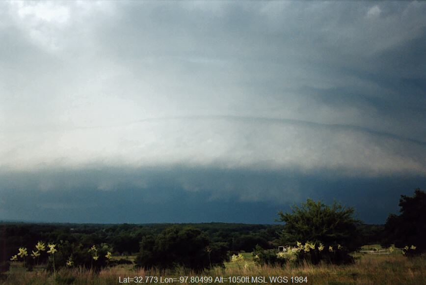 20040601jd02_supercell_thunderstorm_n_of_weatherford_texas_usa