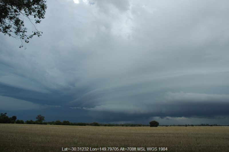 20041227mb016_supercell_thunderstorm_n_of_narrabri_nsw