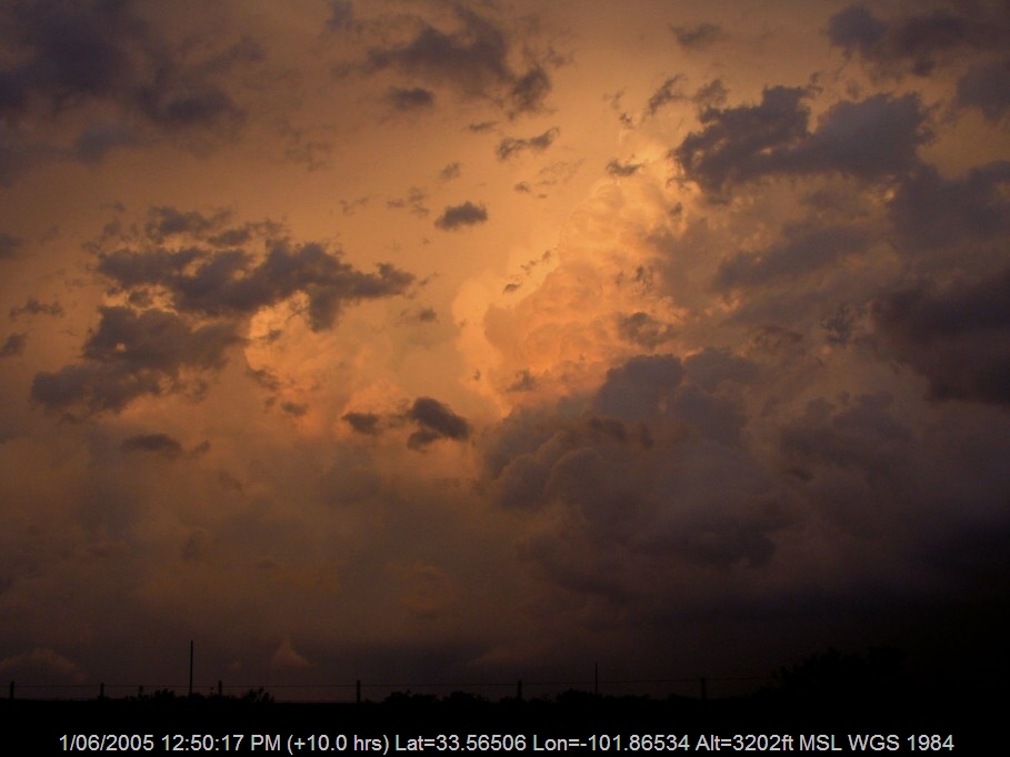20050531jd41_supercell_thunderstorm_w_of_lubbock_texas_usa
