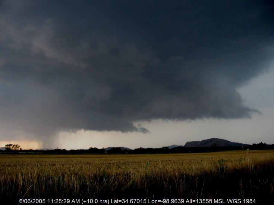 20050605jd11_supercell_thunderstorm_mountain_park_n_of_snyder_oklahoma_usa