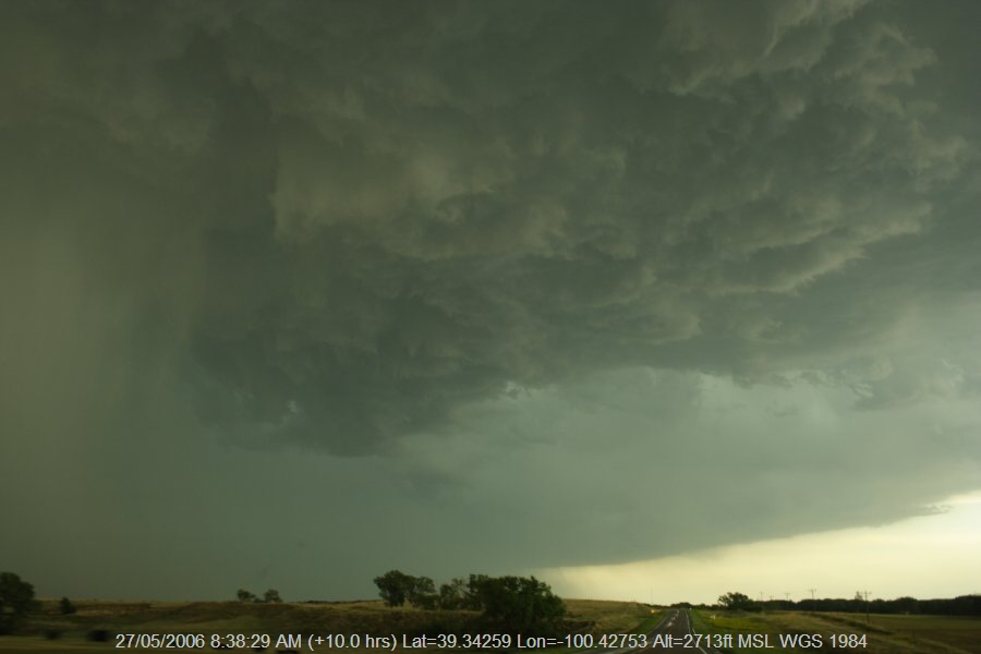 20060526jd11_supercell_thunderstorm_sw_of_hoxie_kansas_usa