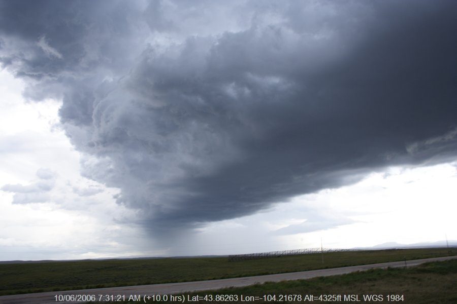 20060609jd50_supercell_thunderstorm_nw_of_newcastle_wyoming_usa
