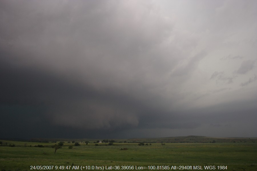 20070523jd47_supercell_thunderstorm_se_of_perryton_texas_usa