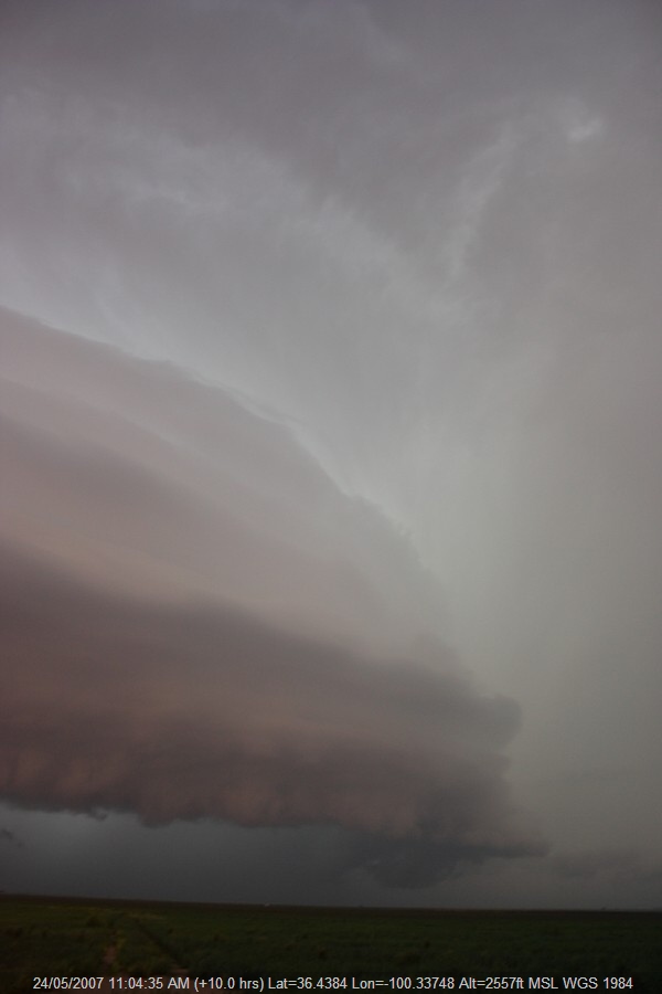 20070523jd72_supercell_thunderstorm_s_of_darrouzett_texas_usa