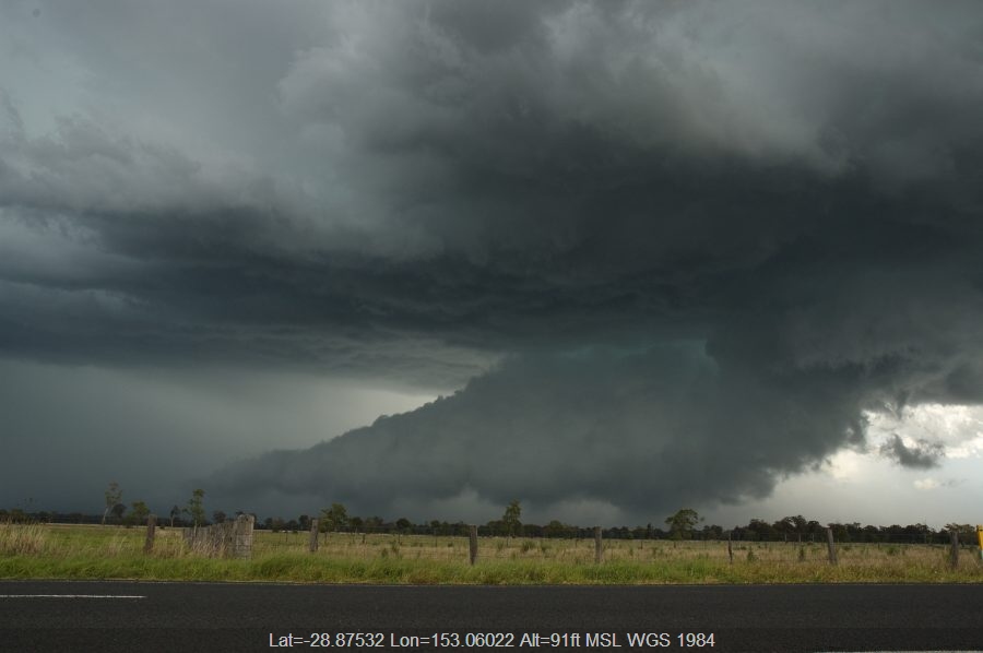 20071026mb047_supercell_thunderstorm_e_of_casino_nsw