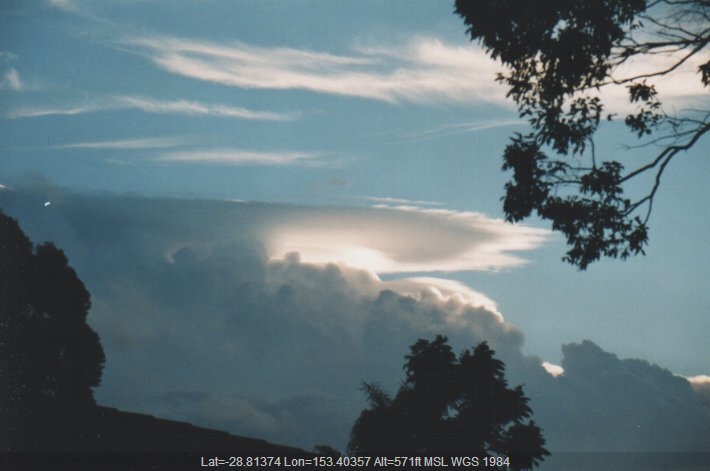 19991230mb03_thunderstorm_anvils_wollongbar_nsw
