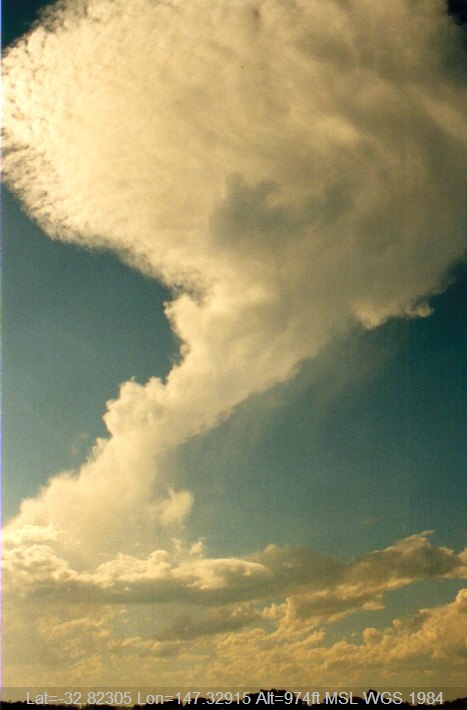 20011201mb02_thunderstorm_anvils_meerschaum_nsw