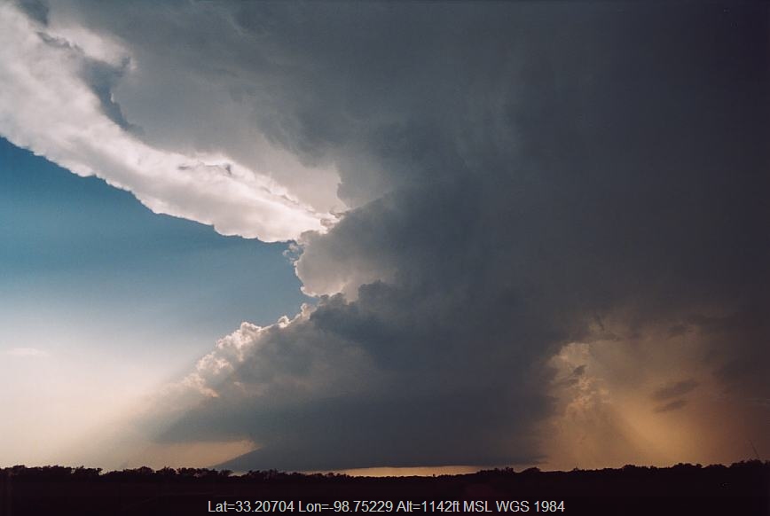 20030612jd21_thunderstorm_anvils_near_newcastle_texas_usa