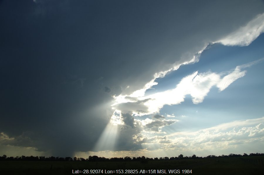 20081210mb15_thunderstorm_anvils_ruthven_nsw