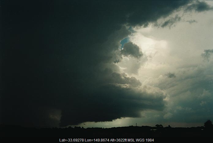 20010107jd07_thunderstorm_updrafts_e_of_oberon_nsw