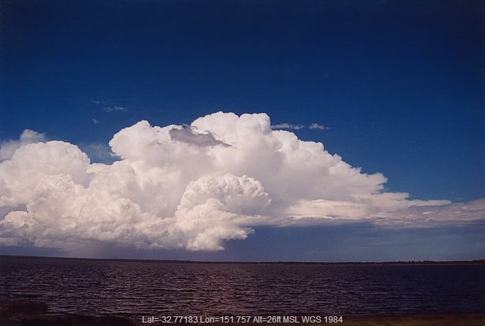 20020208jd12_thunderstorm_updrafts_e_of_raymond_terrace_nsw