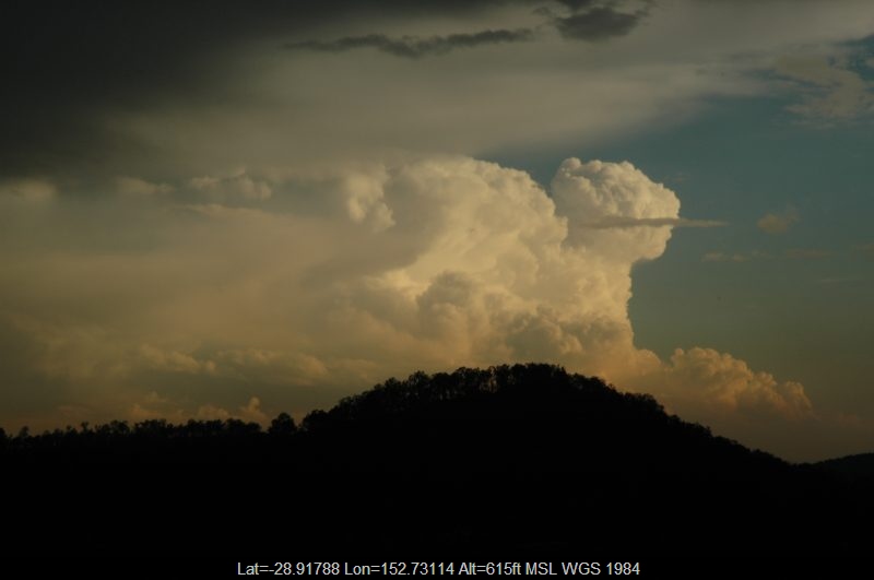 20051024mb17_thunderstorm_updrafts_mallanganee_nsw