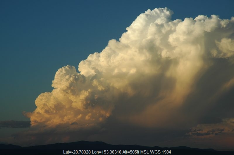 20051217mb093_thunderstorm_updrafts_mcleans_ridges_nsw