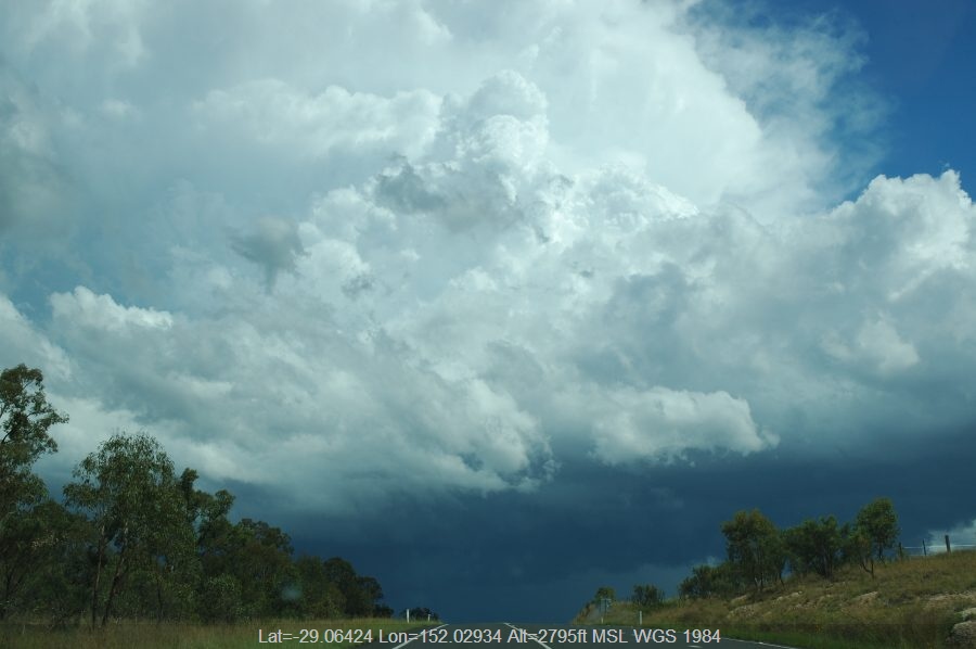 20070210mb06_thunderstorm_updrafts_s_of_tenterfield_nsw