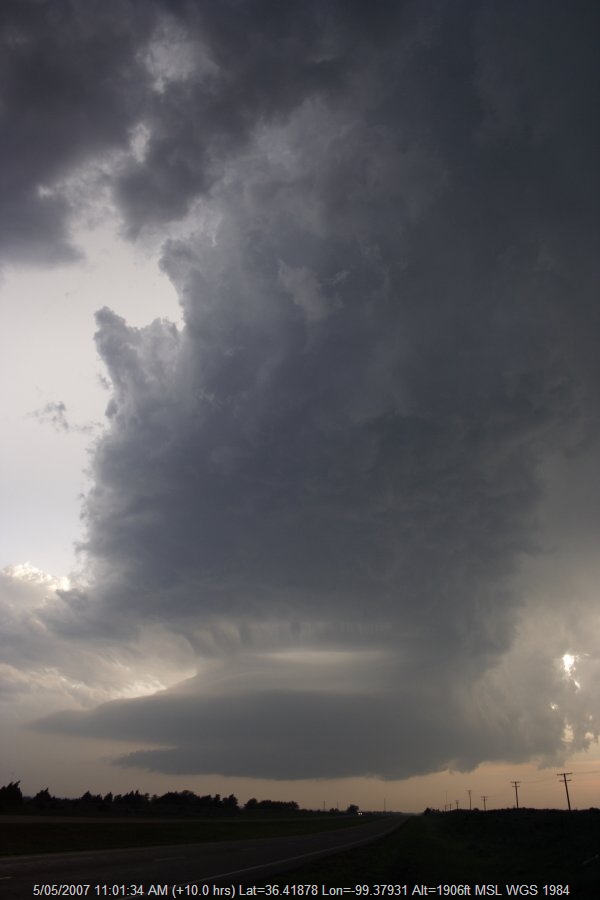 20070504jd31_thunderstorm_updrafts_e_of_woodward_oklahoma_usa
