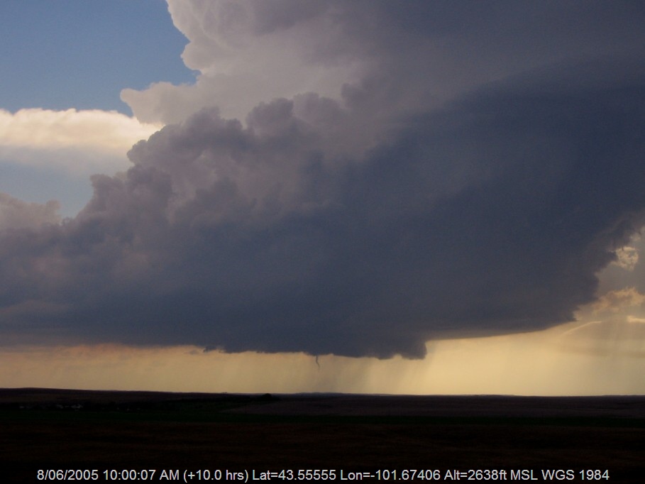 20050607jd09_funnel_tornado_waterspout_e_of_wanblee_south_dakota_usa