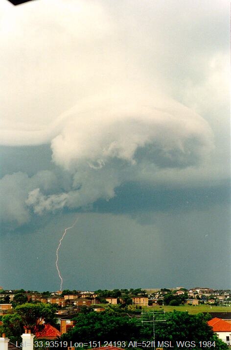 19900120mb03_thunderstorm_wall_cloud_coogee_nsw