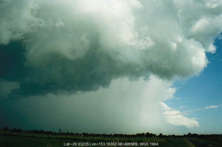 19991024mb19_thunderstorm_wall_cloud_tatham_nsw