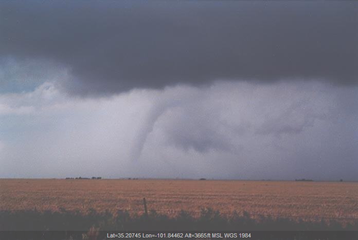 20010529jd16_thunderstorm_wall_cloud_n_of_amarillo_texas_usa