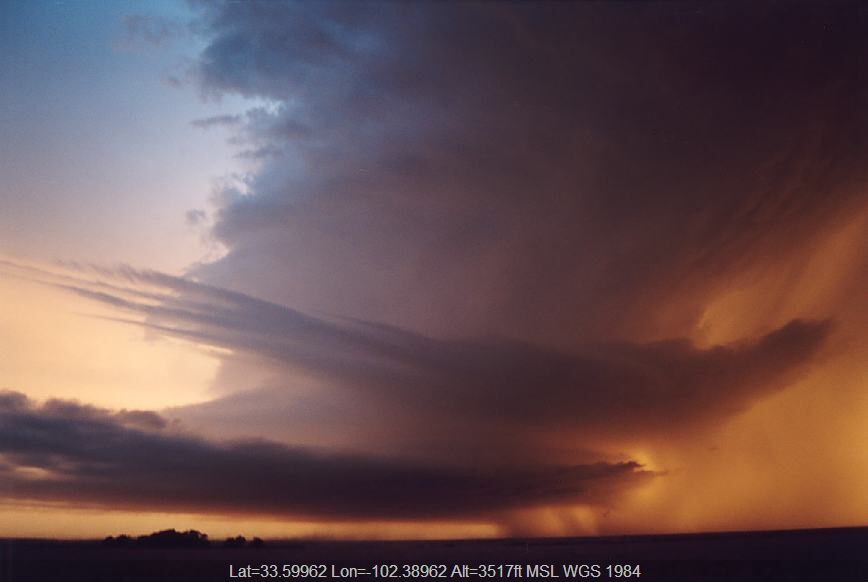 20030603jd20_thunderstorm_wall_cloud_near_levelland_texas_usa