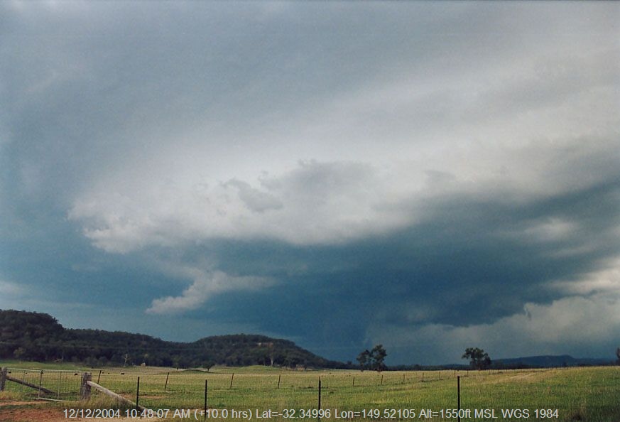 20041024jd04_thunderstorm_wall_cloud_30km_e_of_gulgong_nsw