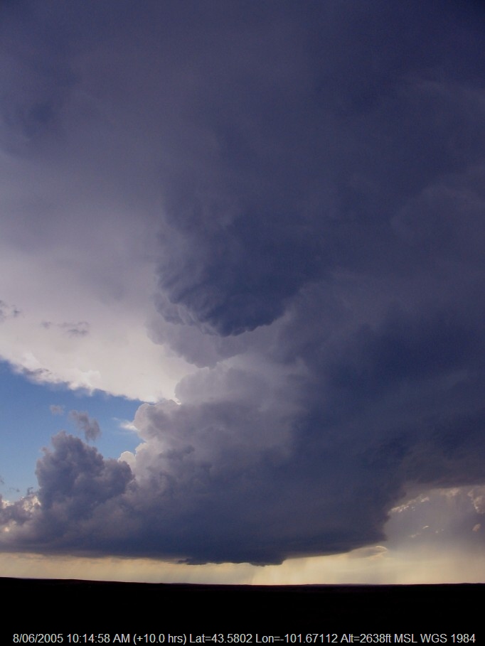 20050607jd13_thunderstorm_wall_cloud_e_of_wanblee_south_dakota_usa
