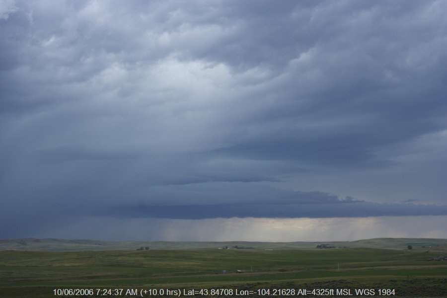 20060609jd38_thunderstorm_wall_cloud_nw_of_newcastle_wyoming_usa