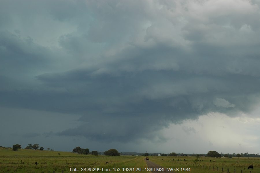 20061214mb38_thunderstorm_wall_cloud_mckees_hill_nsw