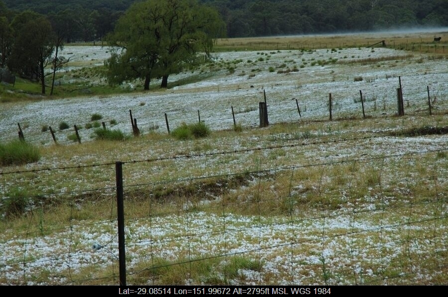 20070210mb25_hail_stones_s_of_tenterfield_nsw