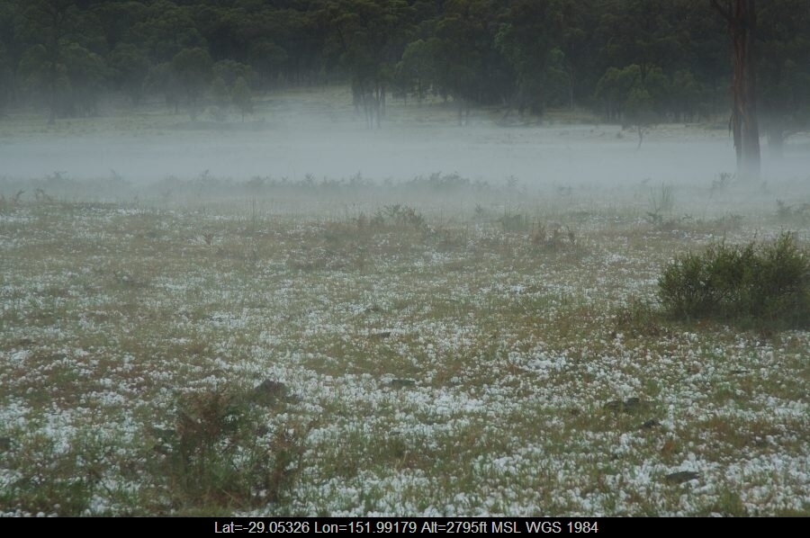 20070210mb35_hail_stones_s_of_tenterfield_nsw