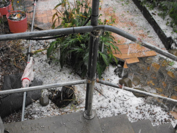 Taree Hailstorm 25/11/2013 1605hrs. This was taken by the wife where I was holding the radio mast.
