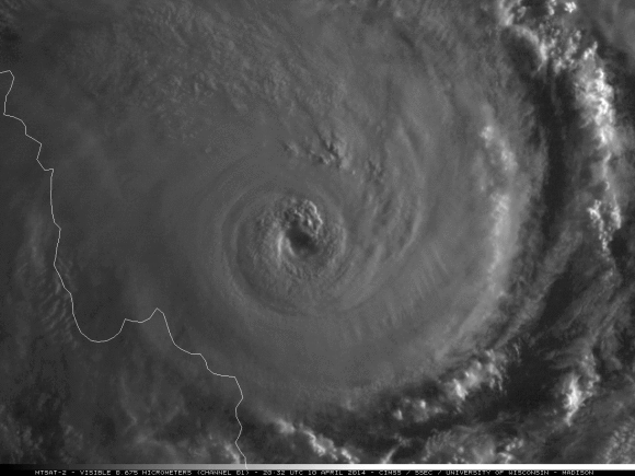 Spectacular vision of the eye of Tropical Cyclone Ita